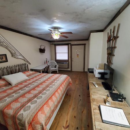 Jamesport Inn エクステリア 写真