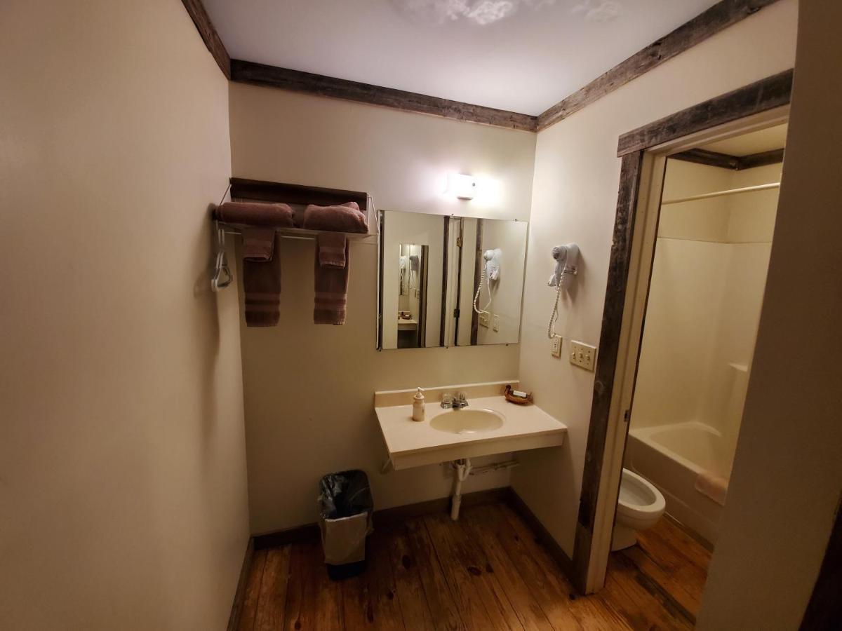 Jamesport Inn エクステリア 写真