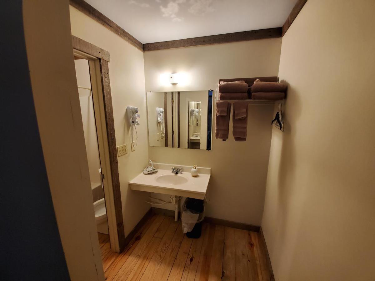 Jamesport Inn エクステリア 写真