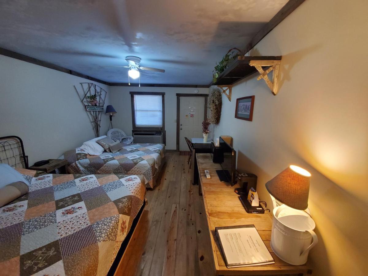 Jamesport Inn エクステリア 写真