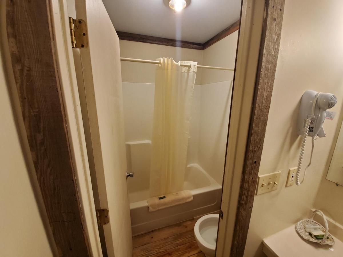 Jamesport Inn エクステリア 写真