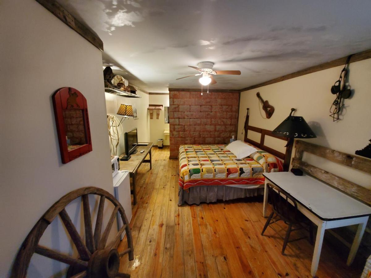 Jamesport Inn エクステリア 写真