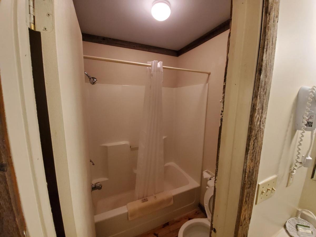 Jamesport Inn エクステリア 写真