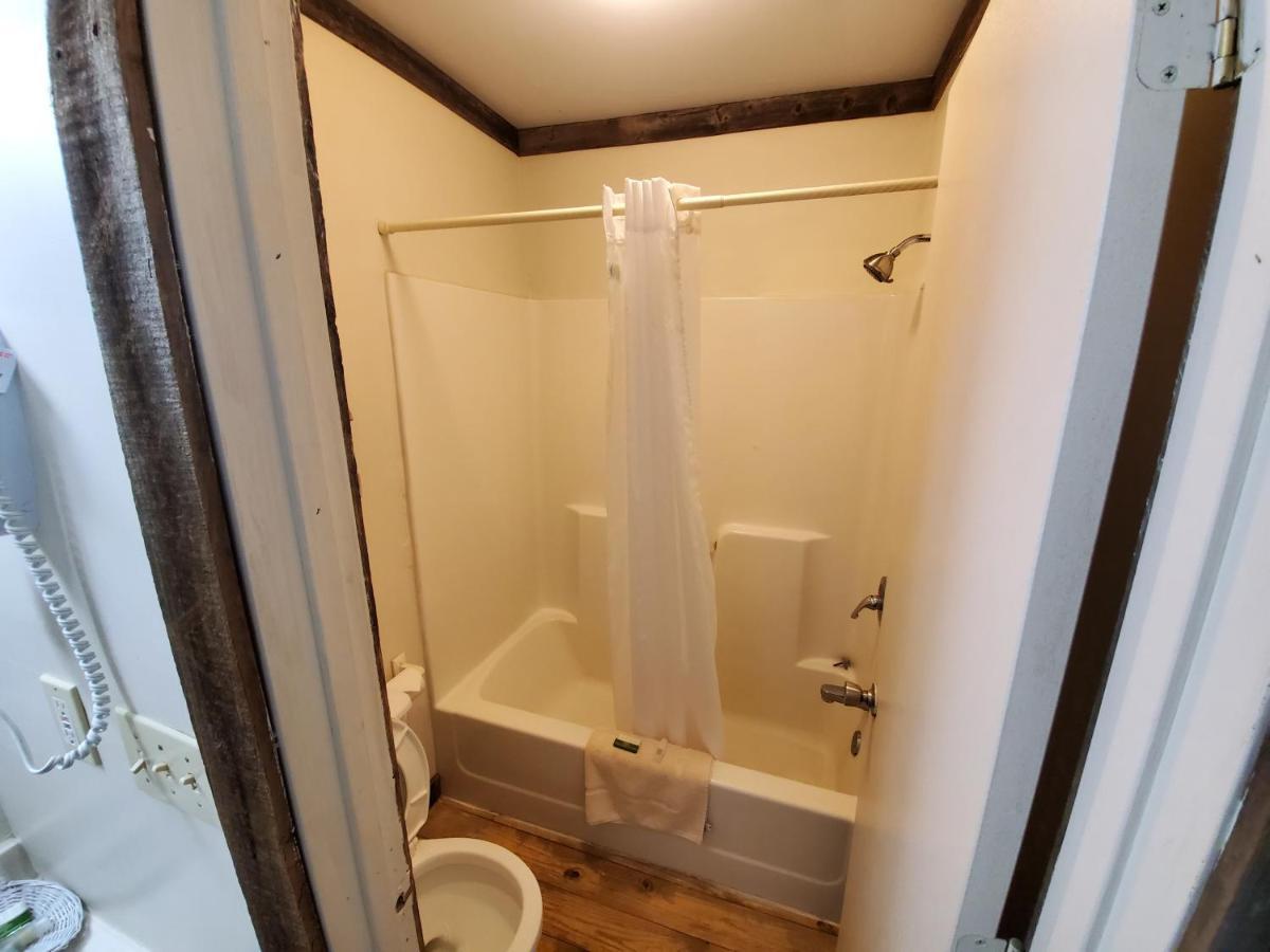 Jamesport Inn エクステリア 写真